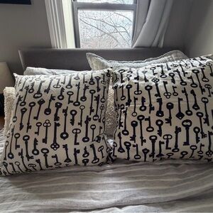 Key Pattern Decorative Throw Pillow covers set  - Black on Cream